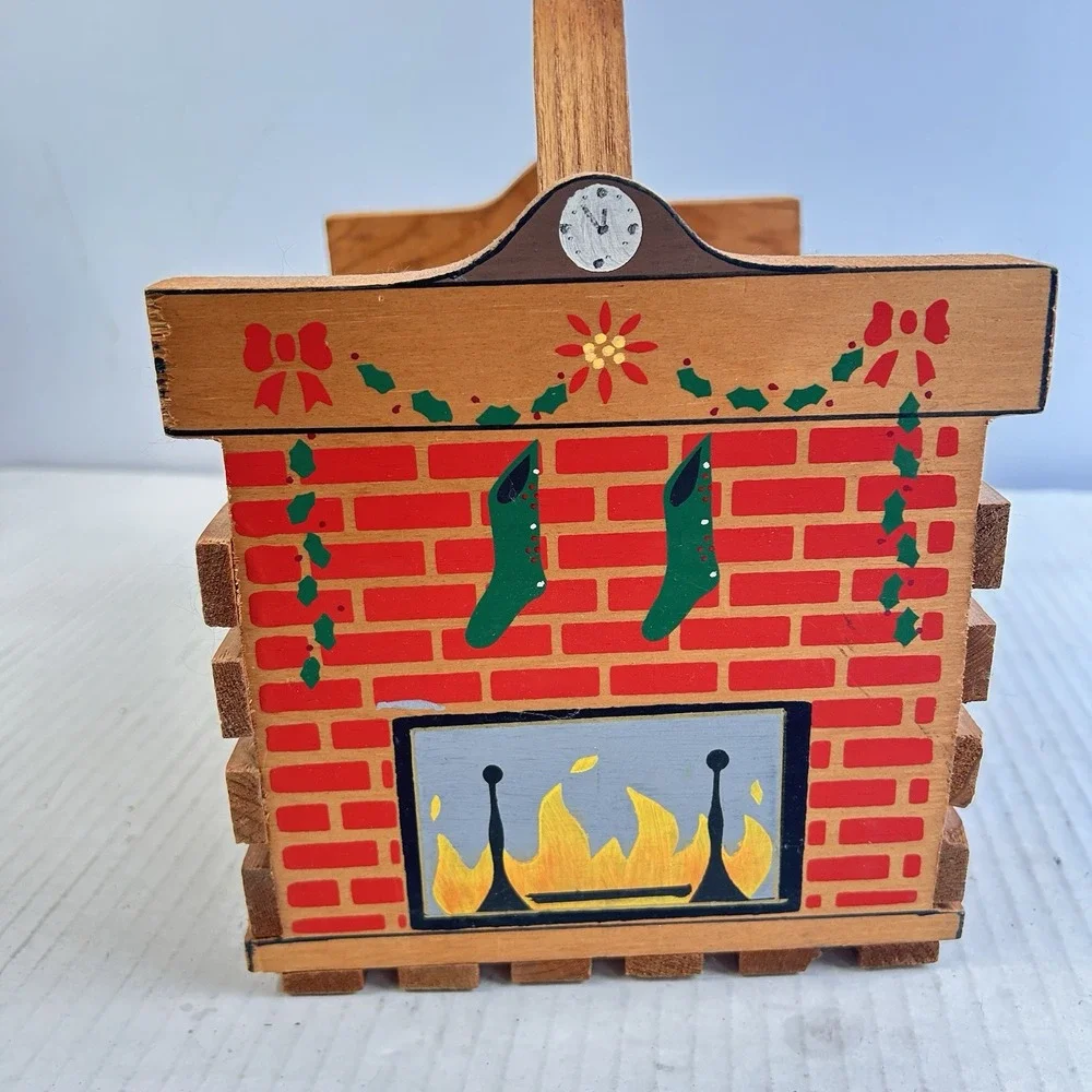 Sawmill Critters Wooden Christmas Holiday Handpainted Basket‎ Handmade Tennessee